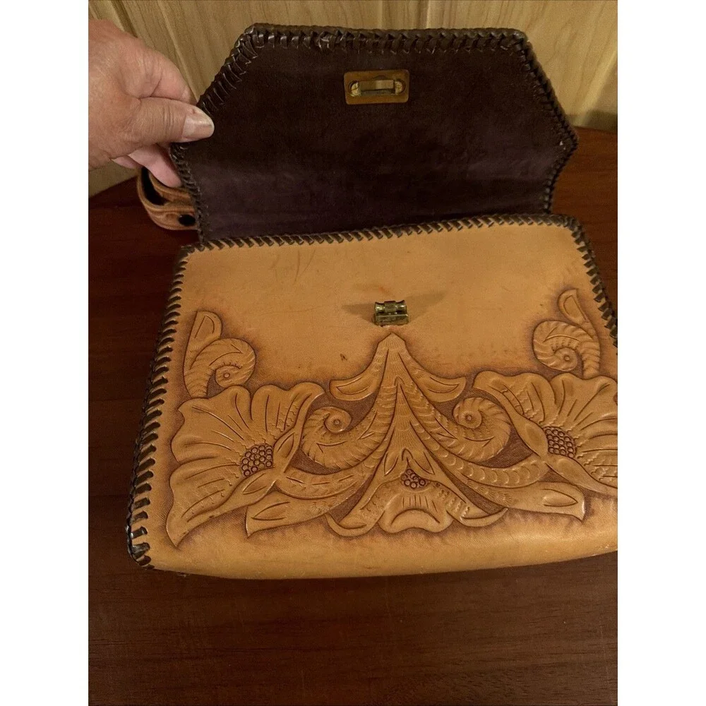 Vintage Hand Tooled Leather Handbag Brown Floral 9x 7.5x 3.5 Beautiful Bag. GUC!